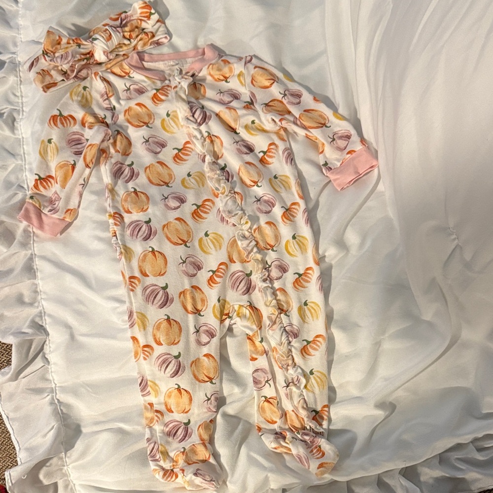 Charming Pumpkin Print Kids Footie with Headband